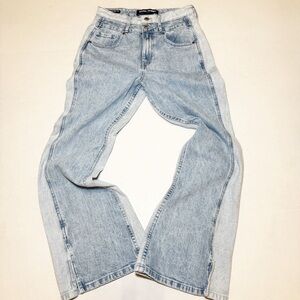 Social Tourist Ultra High Rise Flare Jeans Light Wash Women’s Size W27 S